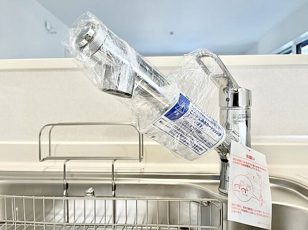 いつでも清潔なおいしいお水を。一つの水栓で水道水と浄水を使い分け。