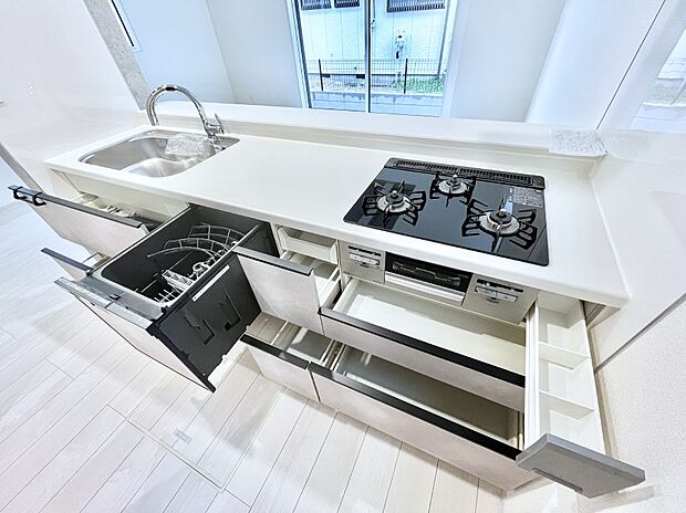 使いやすさを優先したスライド式収納タイプ!