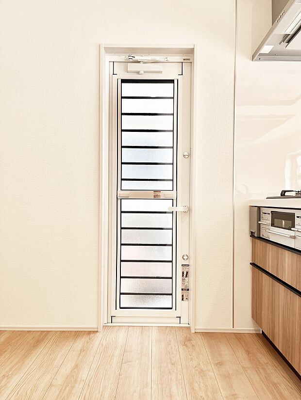 換気＆採光にもうれしい勝手口