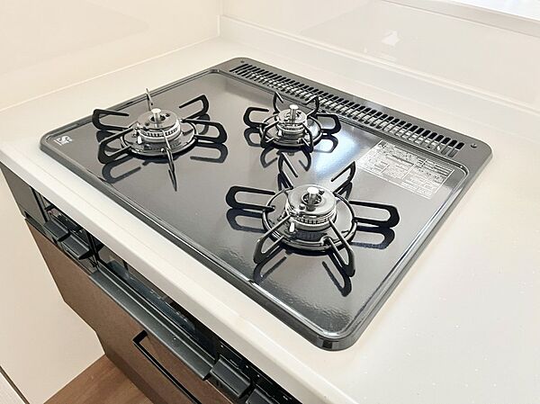 三口ガスコンロでお料理が一気にはかどりそう  　