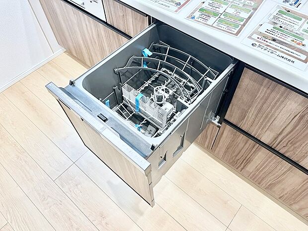 面倒なお片づけは食洗機にお任せ！家事の負担が減って、時間にも気持ちにもゆとりができます。