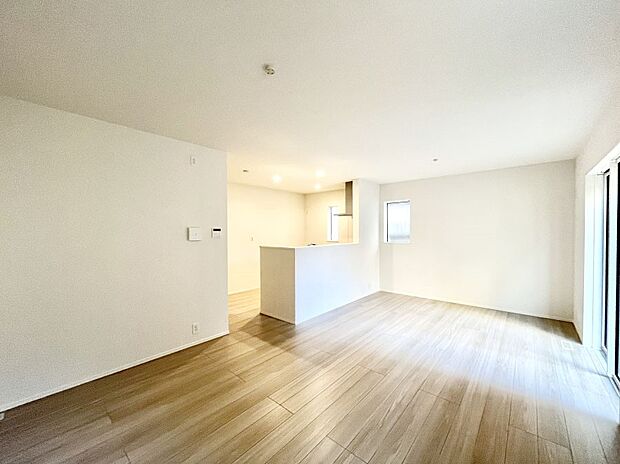 ◆2号棟◆〜Living〜　ここにはみんなが集い、食事と楽しい会話が始まる。話に夢中になりすぎて、ついつい時を忘れ夜半過ぎになってしまう。そんな束の間の幸せを感じさせてくれる場所でありたい。