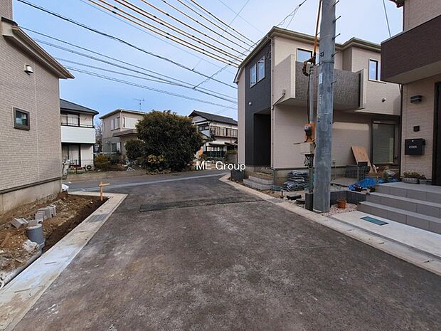 ~Exterior~ 前面道路:東 5m、北西 4m 公道 住宅地になっているので車量も少なく、静かな立地です。子育て環境も良好です♪♪周辺環境もあわせてご案内させて頂きます。