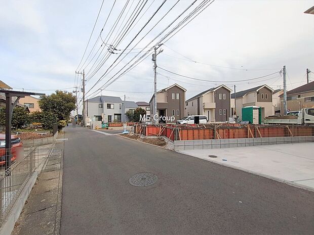 〜Exterior〜　前面道路：東 5m、北西 4m 公道　住宅地になっているので車量も少なく、静かな立地です。子育て環境も良好です♪♪周辺環境もあわせてご案内させて頂きます。