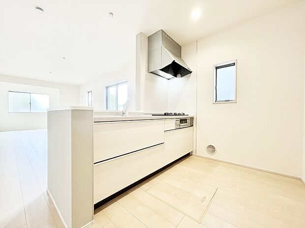 料理をしながらご家族との会話を楽しめる対面カウンターキッチン