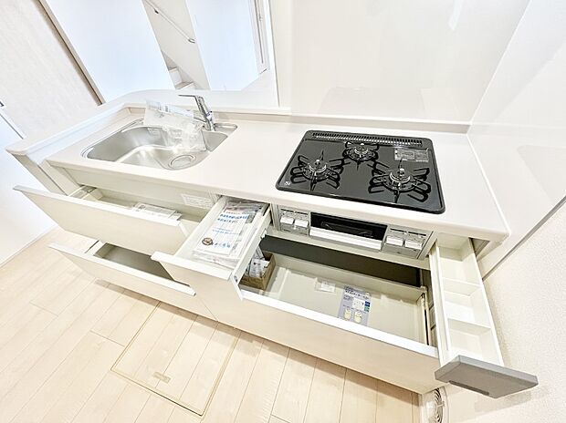 使いやすさを優先したスライド式収納タイプ!