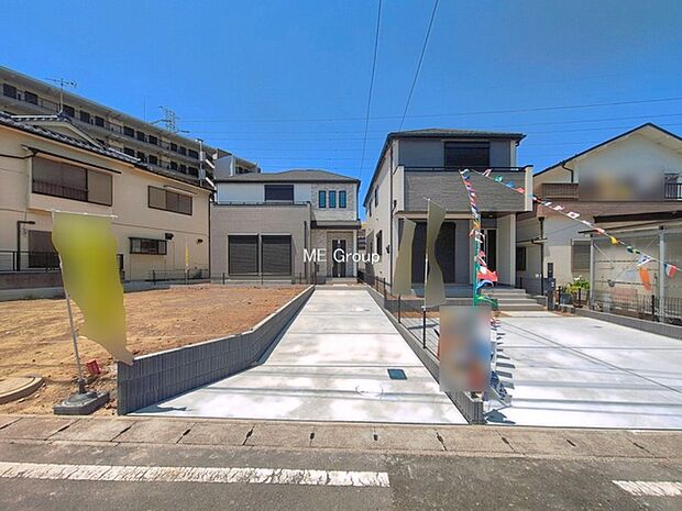 ◆A号棟◆~Exterior~ 堂々たる趣ながら、主張し過ぎずどこか余裕を感じさせるシャープなフォルムで佇む邸宅は、晴天の空と照らし合わせる事で、本来あるべき完成形の姿を見せてくれます。