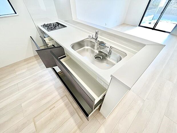 ◆B号棟◆使いやすさを優先したスライド式収納タイプ！