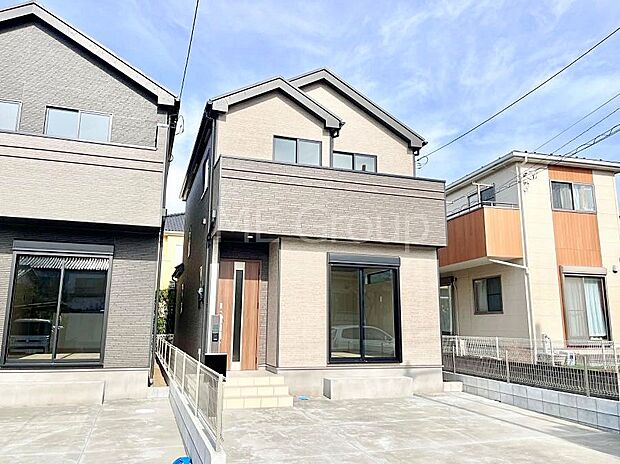 ◆B号棟◆〜Exterior〜  閑静な住宅地で子育て家族にピッタリ。  毎日のお散歩も快適な緑に恵まれたエリアで、自然に包まれた穏やかな暮らしを実現するための、ゆとりある住環境が整っています。