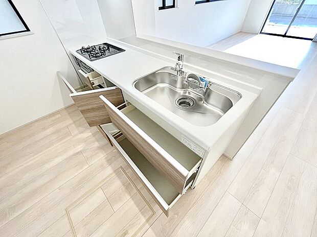 ◆A号棟◆使いやすさを優先したスライド式収納タイプ！