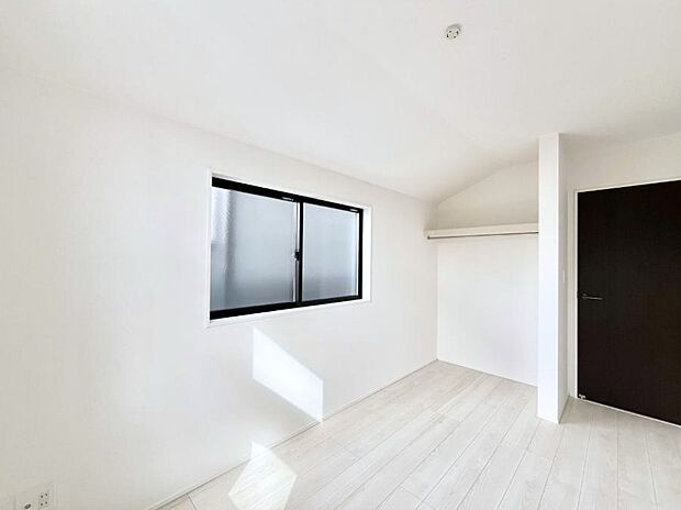 ◆2号棟◆〜Bed Room〜　子供部屋はお子様にとって大変重な役割があります。子供一人で過ごす空間を与えることで、宿題や勉強時間も自然と増えまた自ら部屋の片付けや掃除なども促すことに繋がります。