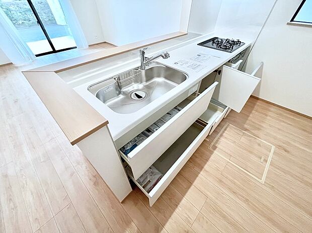 使いやすさを優先したスライド式収納タイプ!