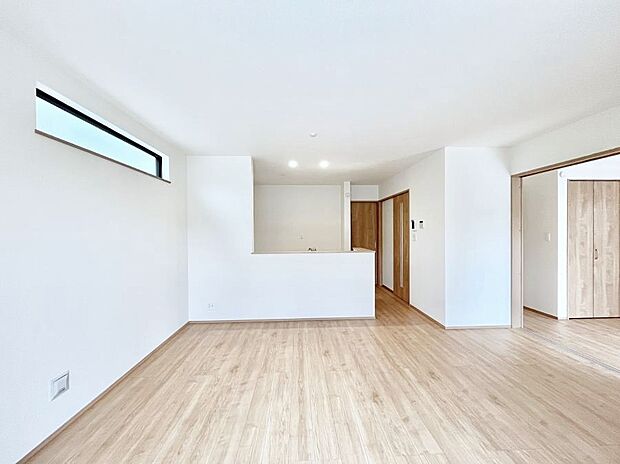 ◆B号棟◆~Living~ ここにはみんなが集い、食事と楽しい会話が始まる。話に夢中になりすぎて、ついつい時を忘れ夜半過ぎになってしまう。そんな束の間の幸せを感じさせてくれる場所でありたい。