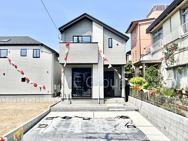 ◆1号棟◆~Exterior~ 周辺には学校や買物施設もあり生活、子育てに適した環境が広がっています!「永住地」として、物件のご見学だけではなく、周辺の環境や通学できる学校についてもご相談ください!