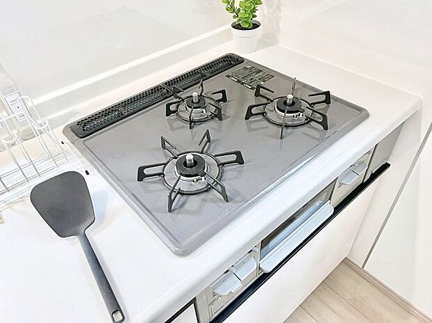 ◆A号棟◆ガスコンロはSiセンサー搭載。火力調節や焦げ付き・消し忘れも防いでくれます。