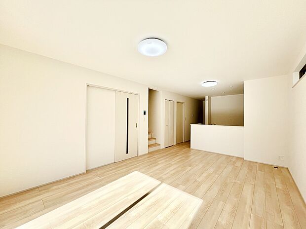 ◆B号棟◆〜Living〜　ここにはみんなが集い、食事と楽しい会話が始まる。話に夢中になりすぎて、ついつい時を忘れ夜半過ぎになってしまう。そんな束の間の幸せを感じさせてくれる場所でありたい。