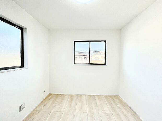 ◆B号棟◆〜Bed Room〜　忙しく過ぎゆく日常を置き去るほど、ゆったりした時間が流れる住環境。『快適』は「家」と「街」と「環境」が調和した時に訪れるだと改めて感じさせてくれます。