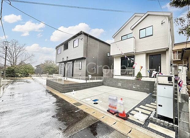 ~Exterior~ 前面道路は閑静な住宅地をはしる車通りの少ない道路。駐車の出し入れもらくらくです!ご不明点・現地見学のご希望は、お気軽にお問い合わせください!