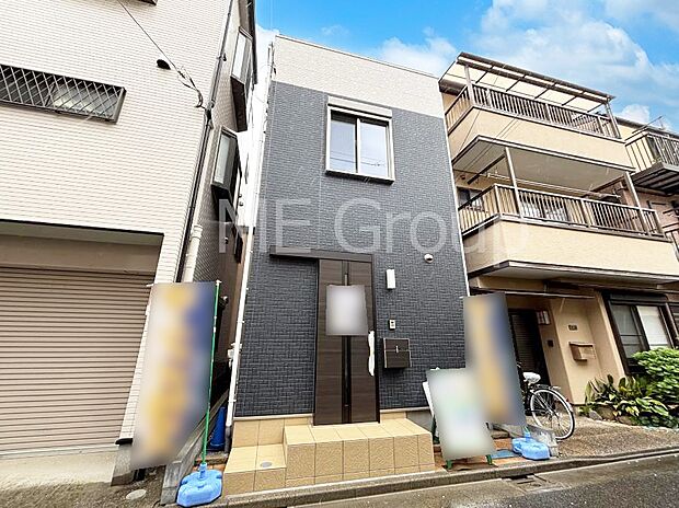 ~Exterior~ 都営新宿線「瑞江」駅徒歩6分!駅近の利便性と豊かな自然を享受する住環境のもと、彩り豊かな快適な暮らしは家族を笑顔にしてくれそうです。住みたくなる家。暮らしたい町。