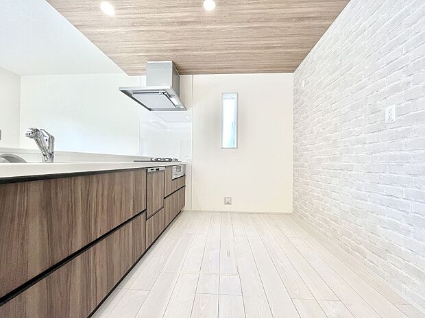 ゆとりあるキッチンではご家族と楽しくお料理ができます。