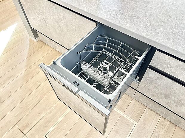 面倒なお片づけは食洗機にお任せ！家事の負担が減って、時間にも気持ちにもゆとりができます。