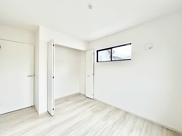 〜Bed Room〜　部屋数が多いのが戸建てのメリットです。ご家族が増えたことで手狭に感じていた住まいも戸建てでは各居室プライバシーを保つことができます。住まいにゆとりが生まれ心もリラックスできます♪