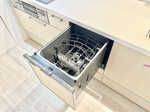 面倒なお片づけは食洗機にお任せ！家事の負担が減って、時間にも気持ちにもゆとりができます。