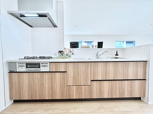 ~Kitchen~ 広くて使いやすいキッチンなら家族でいっしょに料理をつくったり、後片付けも手間なくできちゃいます♪収納もたっぷりあるので、いつもすっきりと清潔な印象を保てます。