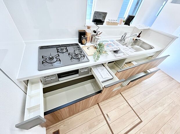 使いやすさを優先したスライド式収納タイプ!