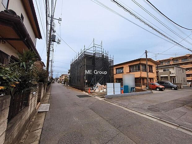 ~Exterior~ 周辺には学校や買物施設もそろい、生活・子育てに適した環境が広がっています。「永住地」として、物件のご見学だけでなく、周辺環境や通学先についてもぜひご相談ください!