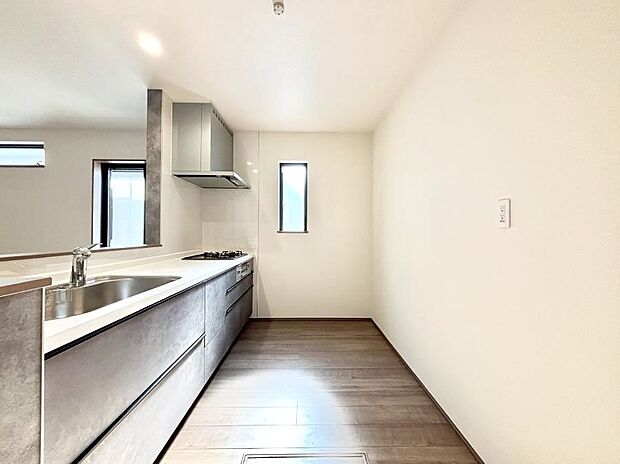 ゆとりあるキッチンではご家族と楽しくお料理ができます。