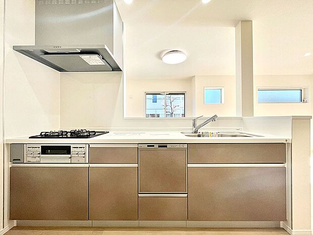 料理をしながらでもご家族との会話を楽しめる対面キッチン