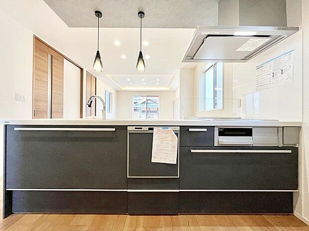 毎日使うキッチンだから、使いやすさ&お手入れのしやすさにこだわりました。