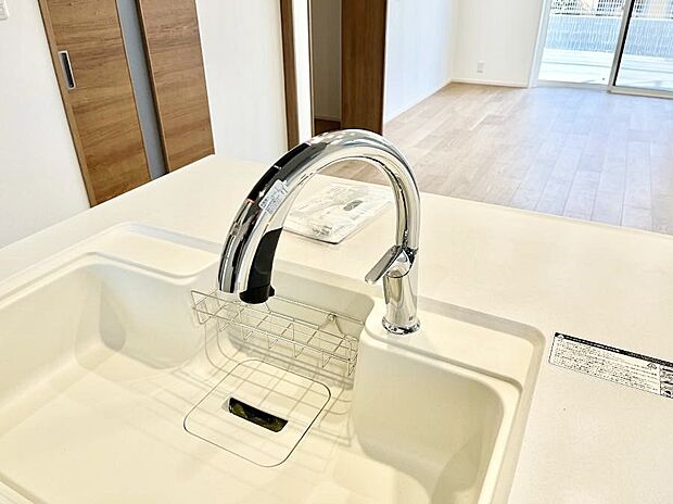 浄水器一体型のキッチンで洗い物用・料理用と切り替え簡単!