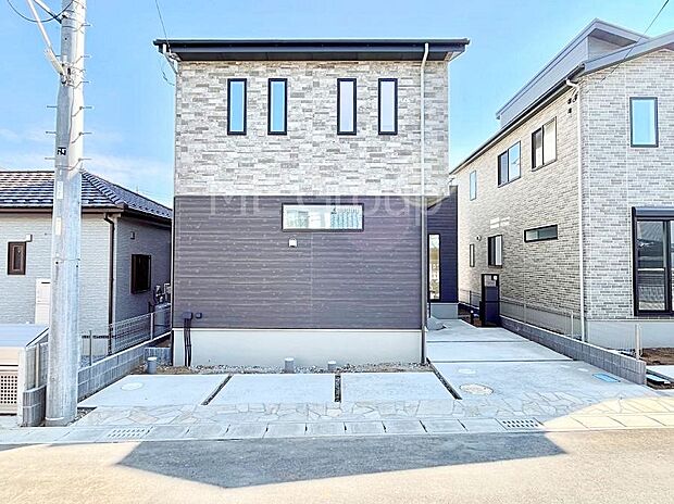 洗練された外観、上質な住空間が広がる室内は永く安心して過ごせる住居です。