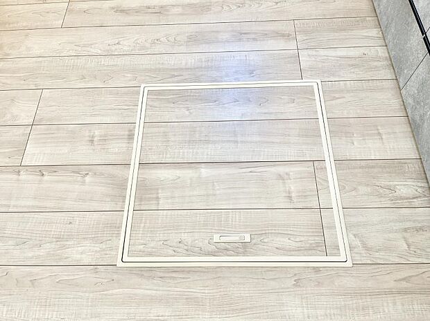 床下収納付き!日用品・非常用品の収納にも大活躍。