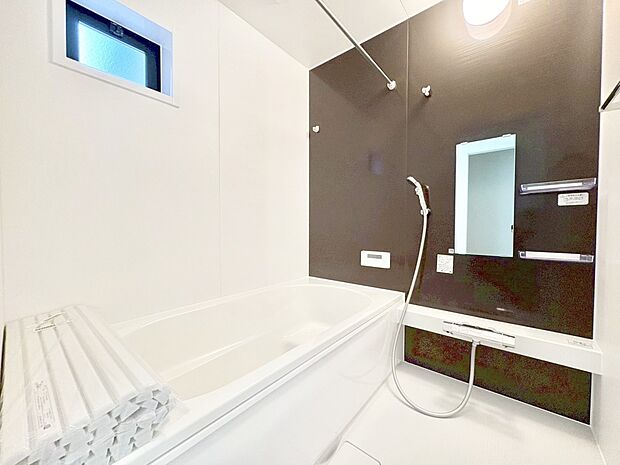 落ち着いた雰囲気でゆっくりお寛ぎいただけるバスルーム