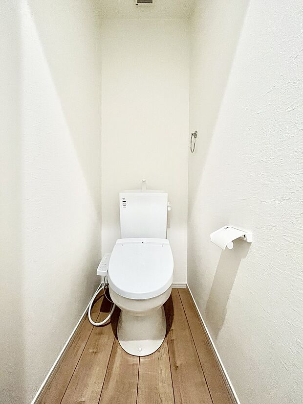 1階2階ともにウォシュレット機能付きトイレです!