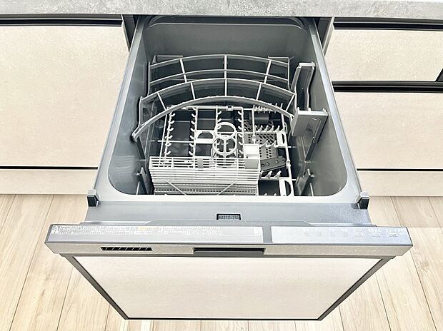 面倒なお片づけは食洗機にお任せ！家事の負担が減って、時間にも気持ちにもゆとりができます。