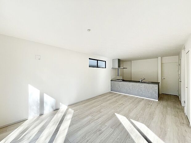 ご家族が自然と集まり、賑やかな笑い声で包まれる憩いの空間になりそうですね!