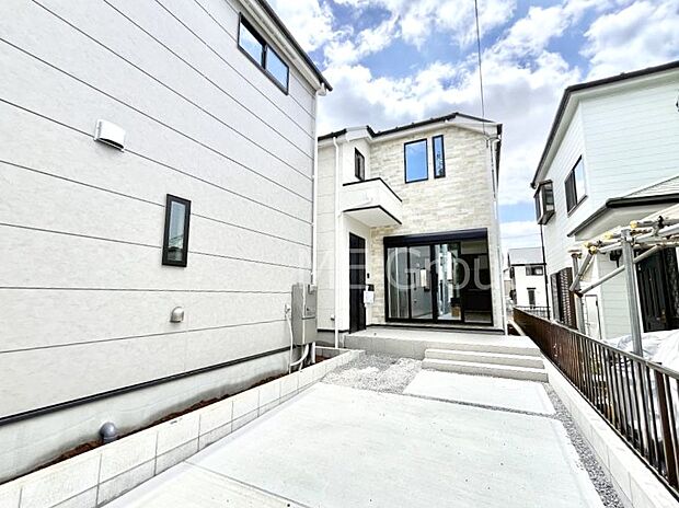 洗練された外観、上質な住空間が広がる室内は永く安心して過ごせる住居です。