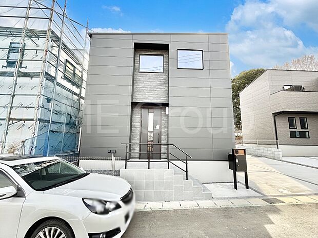 洗練された外観、上質な住空間が広がる室内は永く安心して過ごせる住居です。 