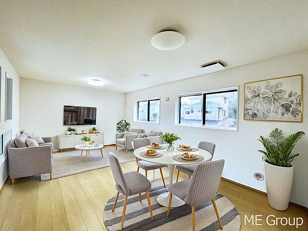 ご家族の賑やかな話し声で包まれる明るいリビング ※家具はCGです