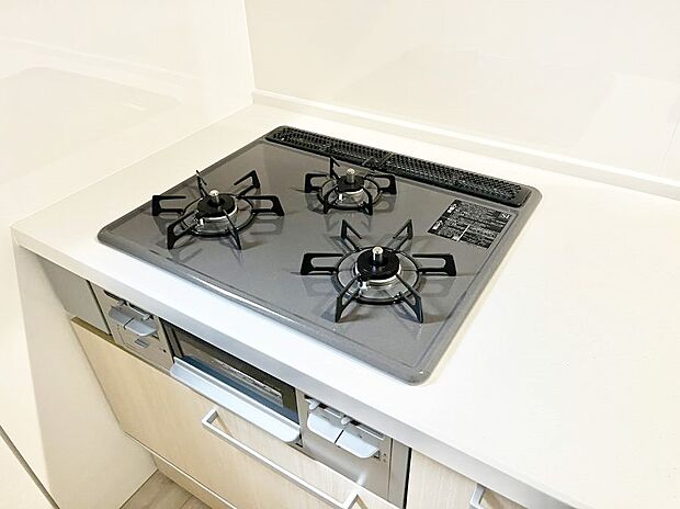 三口ガスコンロでお料理が一気にはかどりそう。