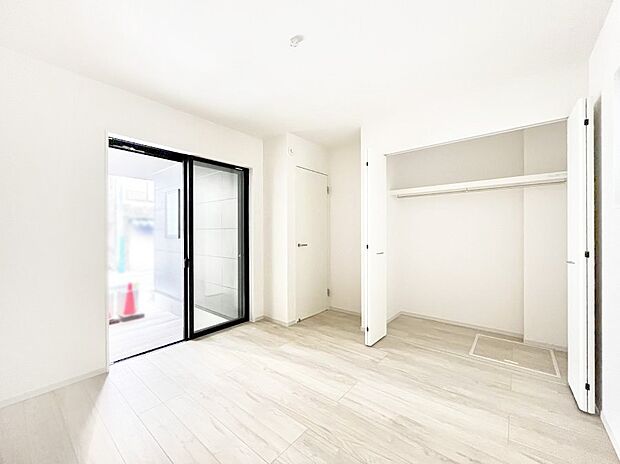 爽やかな日差しがお部屋全体を優しく包み込んでくれます