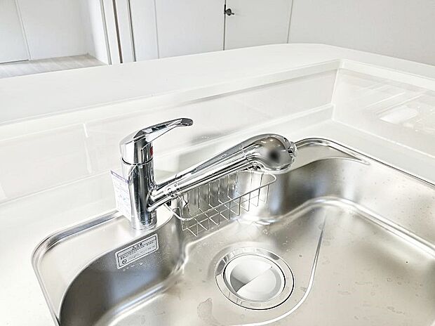 浄水器一体型のキッチンで洗い物用・料理用と切り替え簡単！