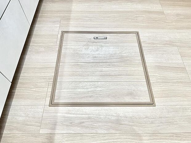 床下収納付き！日用品・非常用品の収納にも大活躍。