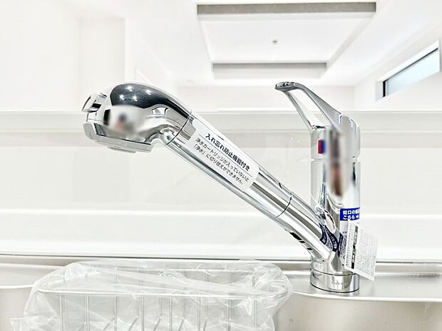 いつでも清潔なおいしいお水を。一つの水栓で水道水と浄水を使い分け。
