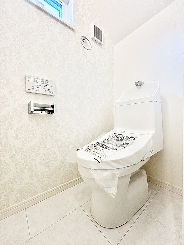 トイレは温水洗浄機能付き