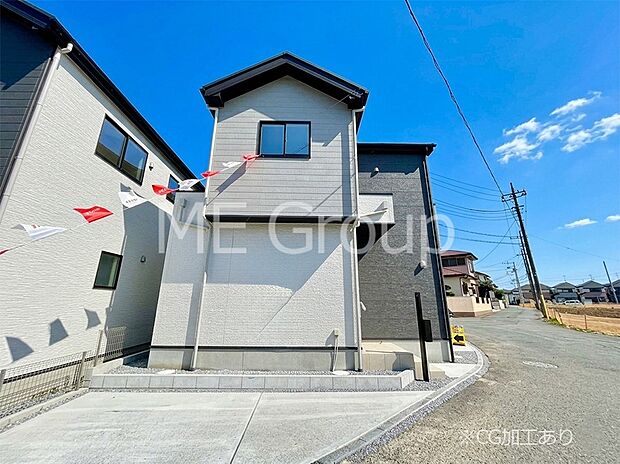 ◆3号棟◆~Exterior~ 一戸建ての大きなメリットは、自分達の「土地」を「自由に」使える事です。ガーデニングやDIY,車やバイクの趣味など様々な用途で利用できます。